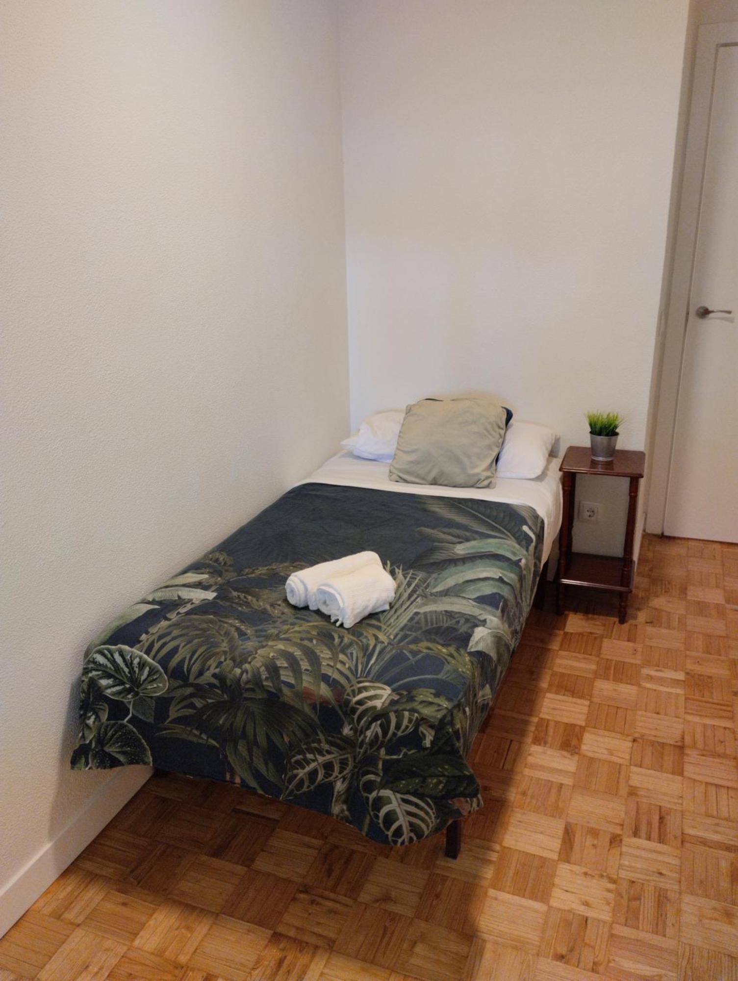 Habitacion Confort En Chamartin Μαδρίτη Εξωτερικό φωτογραφία